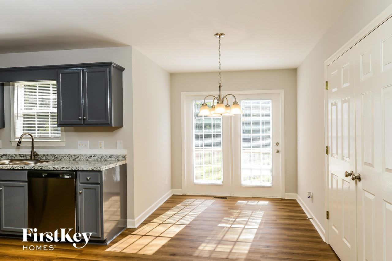 1259 Vincent Dr - Photo 6 of 15
