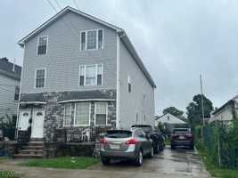 featured image of 394 Sussex St #2