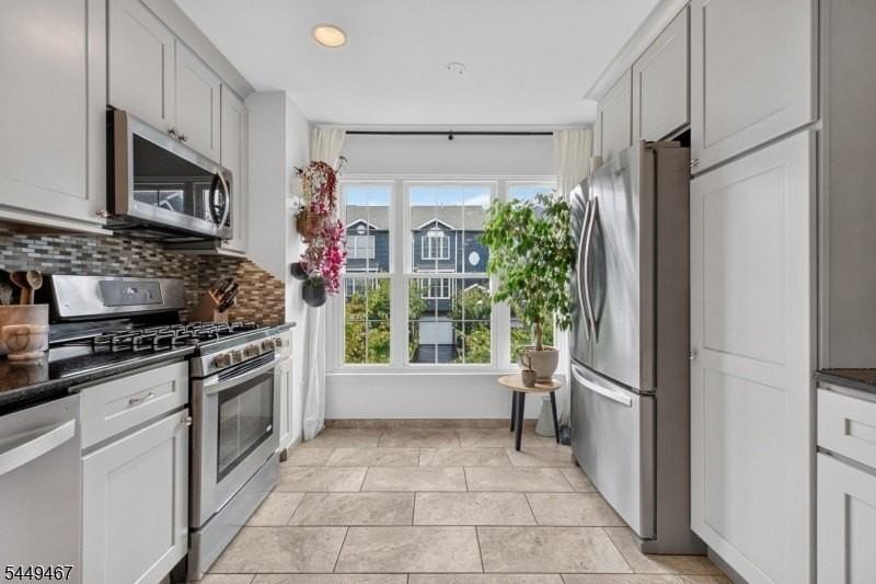 100 Glen Ridge Ave #12 - Photo 4 of 18