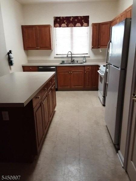 2002 Brookfield Glen Dr - Photo 3 of 24