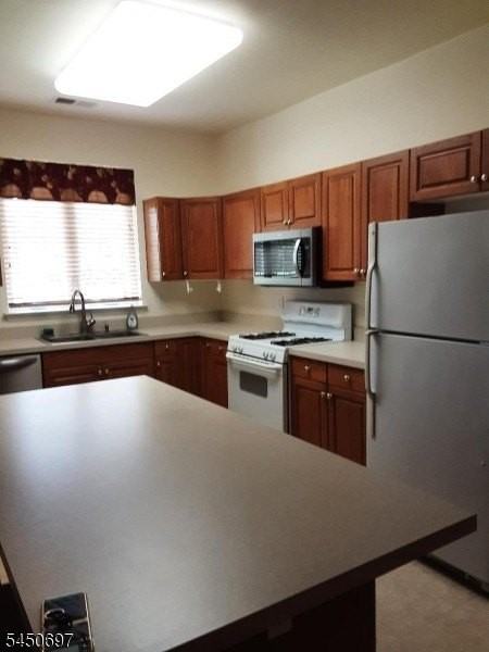 2002 Brookfield Glen Dr - Photo 4 of 24