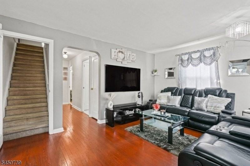 717 Sheridan Ave - Photo 4 of 14