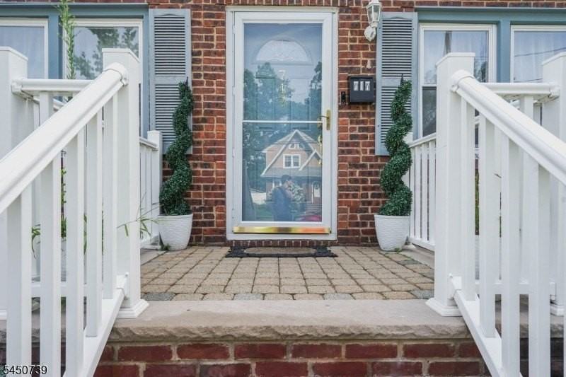 717 Sheridan Ave - Photo 7 of 14