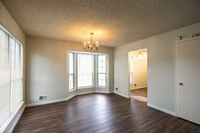 361 Hadleigh Ln - Photo 4 of 26