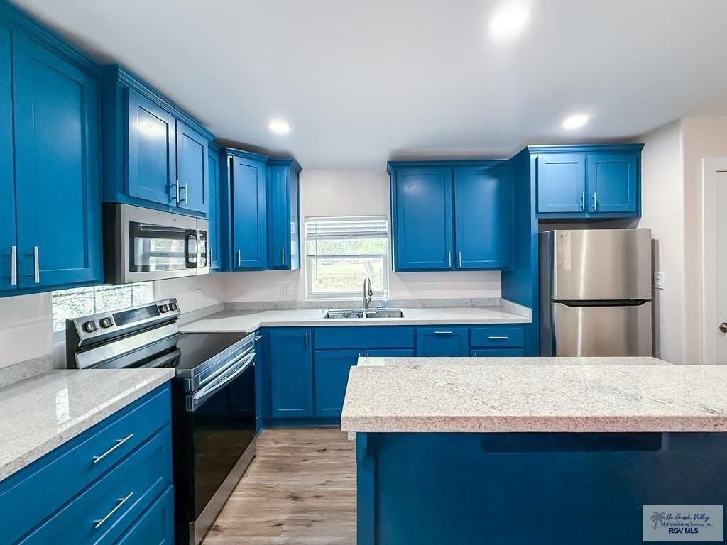1000 Zaragosa St - Photo 5 of 15