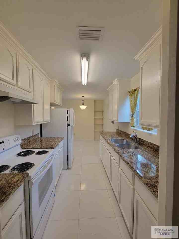 115 Lindsey Ln #C - Photo 3 of 9