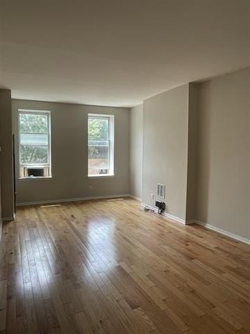 264 9th St #4D - Photo 2 of 8