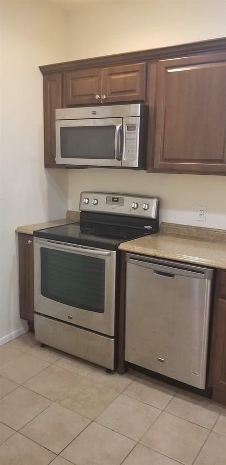 264 9th St #4D - Photo 3 of 8