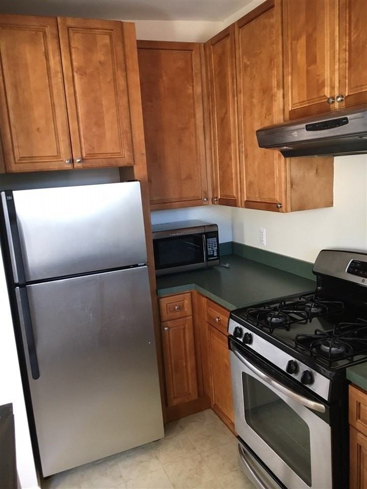 247 Grove St #2 - Photo 4 of 15