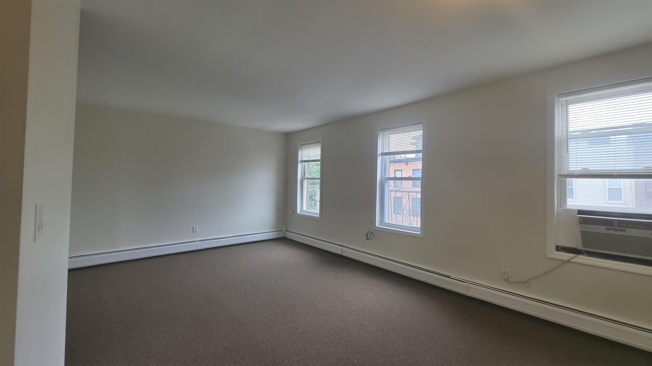 77 Colgate St #3 - Photo 2 of 18