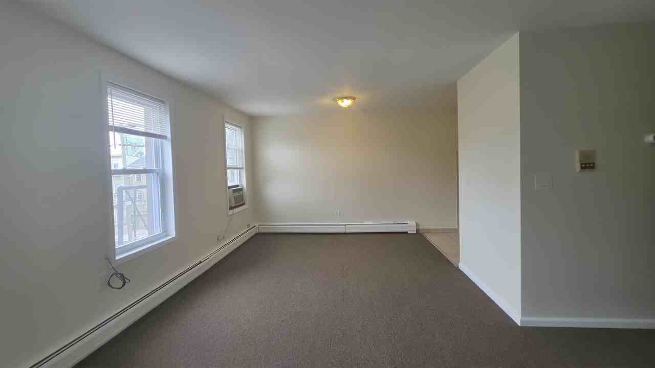 77 Colgate St #3 - Photo 4 of 18