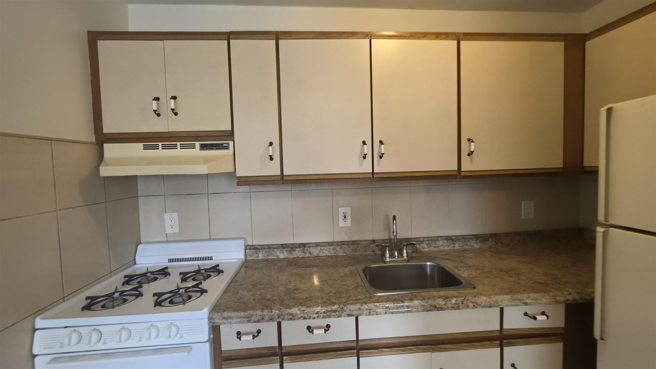 77 Colgate St #3 - Photo 6 of 18