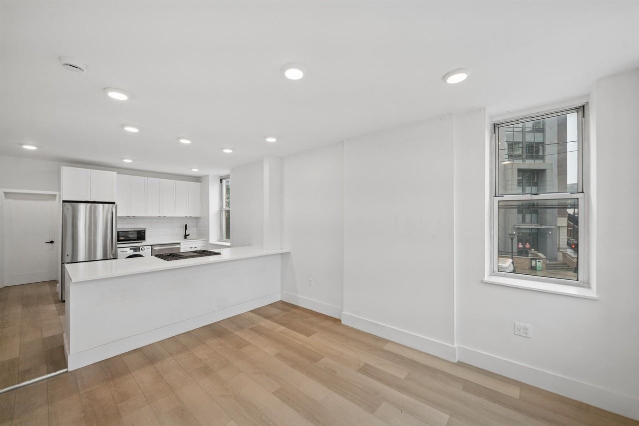 1327 Willow Ave #3 - Photo 3 of 15