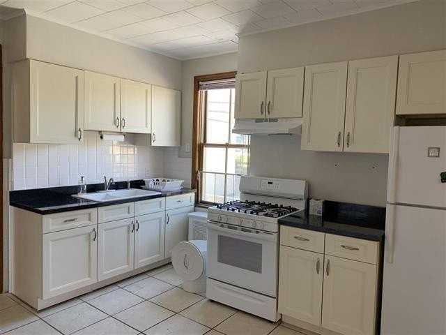 367 8th St #2 - Photo 3 of 9