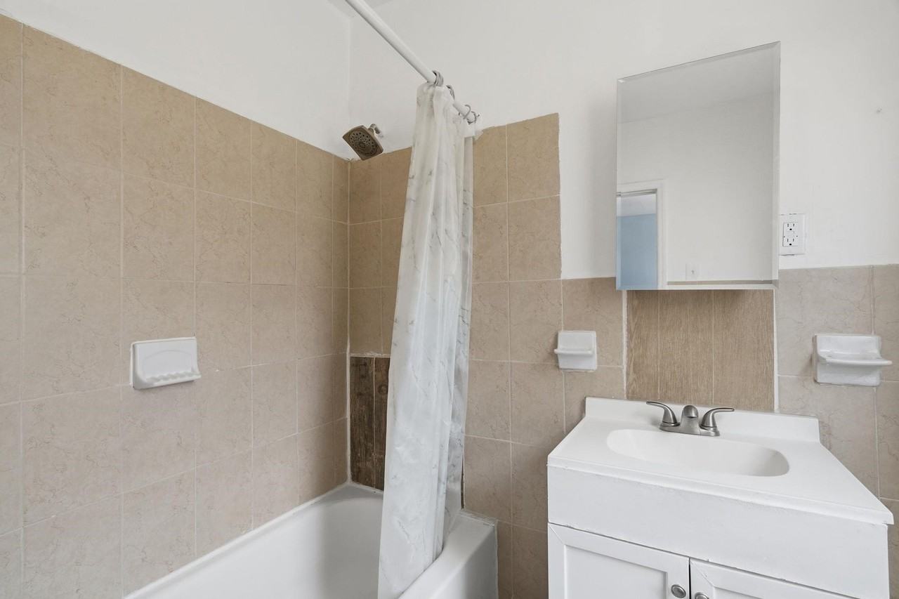 6605 Durham Ave - Photo 4 of 15