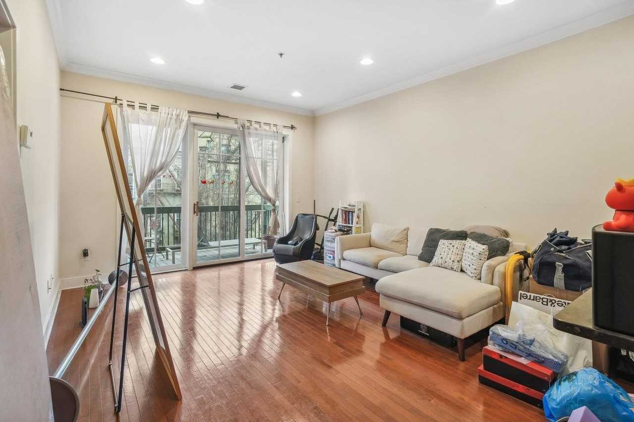 61 Grand St #2C - Photo 2 of 14