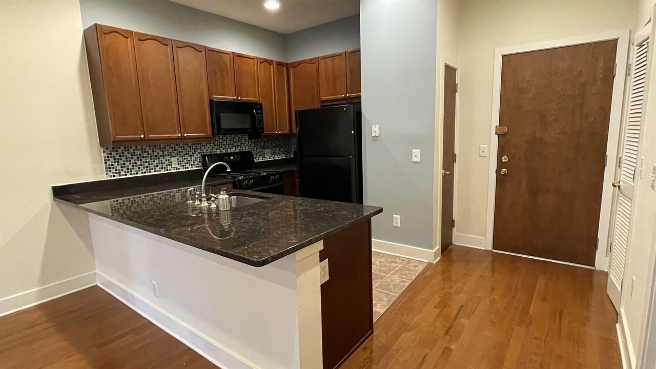 61 Grand St #2C - Photo 7 of 14