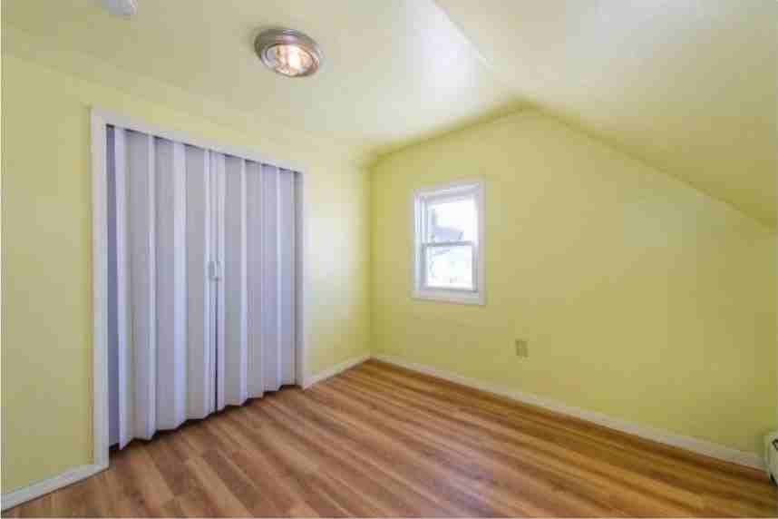 419 42nd St #2 - Photo 2 of 8