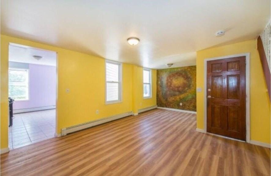 419 42nd St #2 - Photo 4 of 8