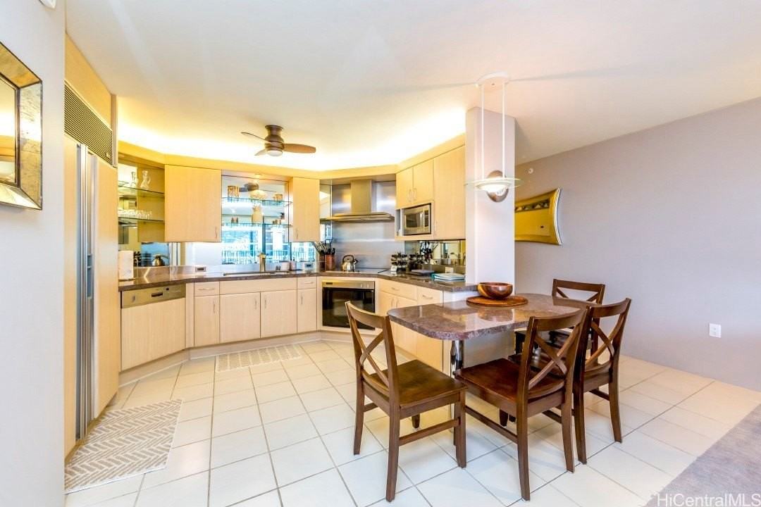 88 Piikoi St #1402 - Photo 3 of 15