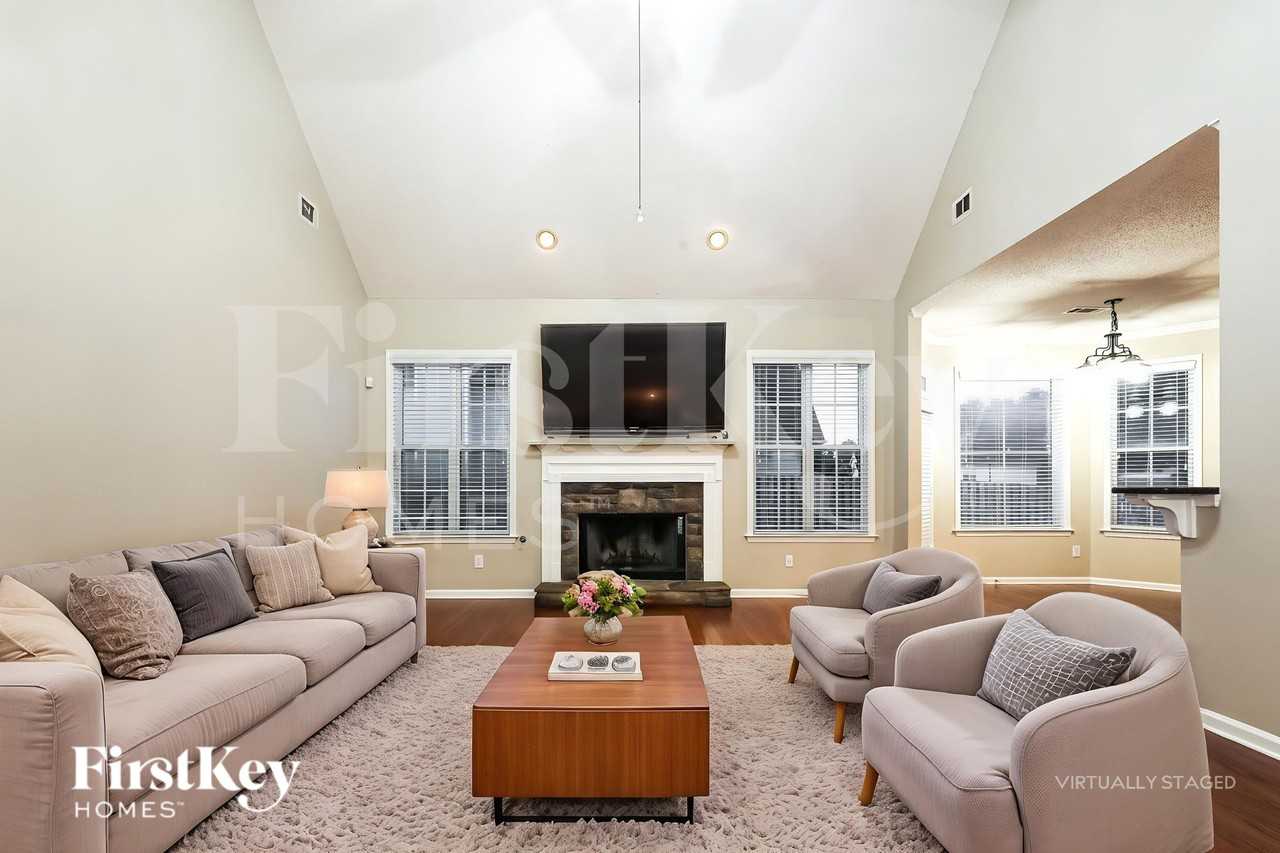 120 Summit Point Dr - Photo 3 of 19