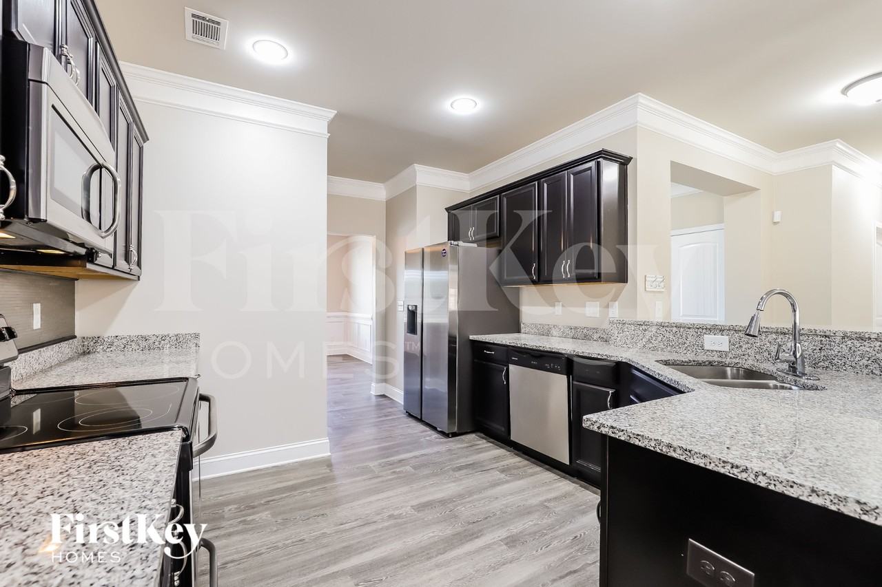 4321 Yonah Park - Photo 6 of 15