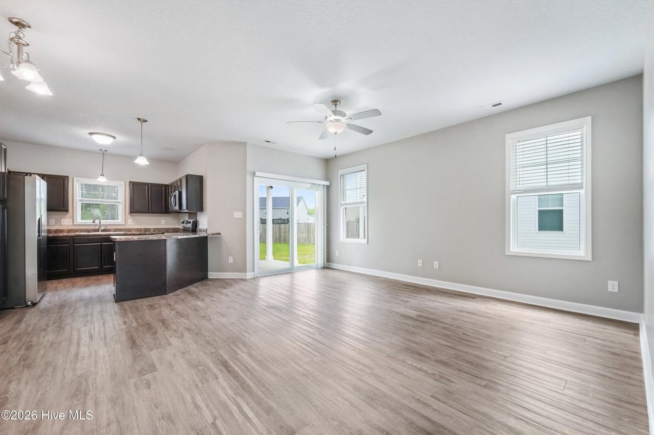 207 Shallowbag Bay Ln - Photo 4 of 25
