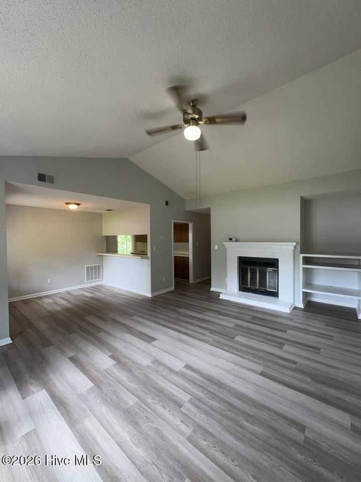 101 Wedgewood Dr - Photo 4 of 12