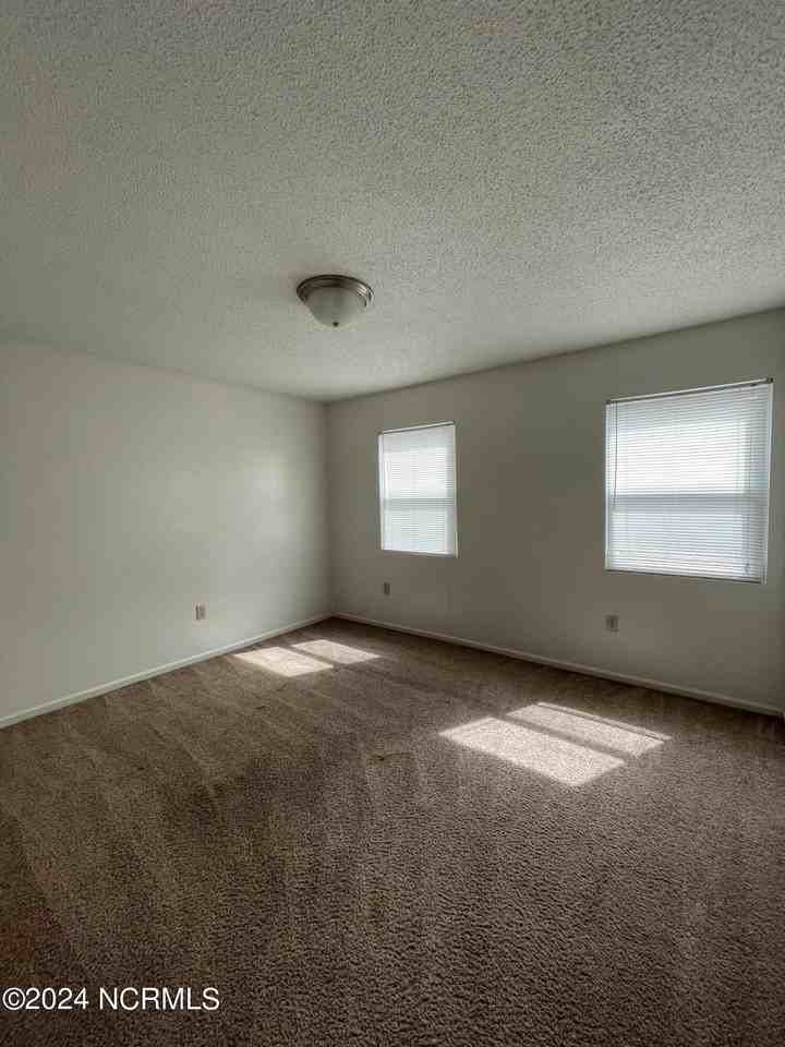 249 Cordell Cir - Photo 5 of 6