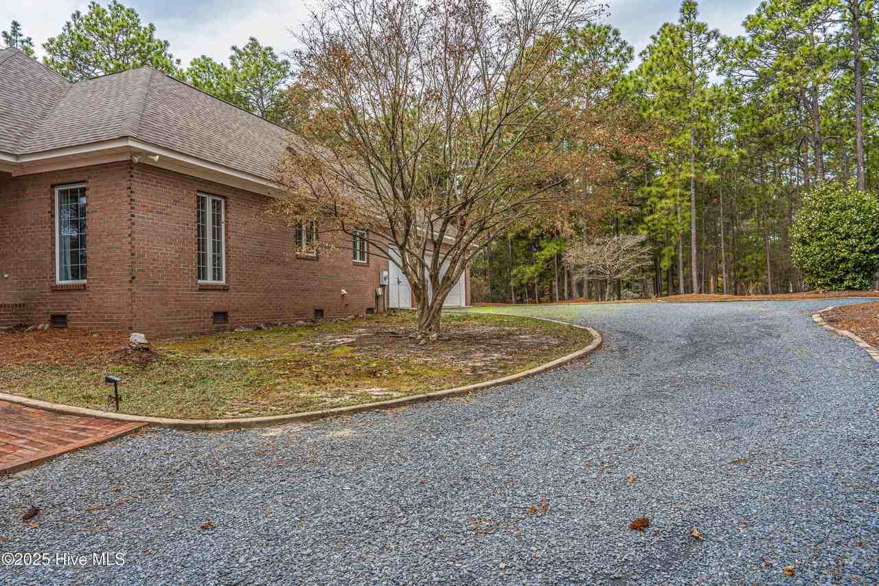 12 Wildwood Ln - Photo 7 of 50