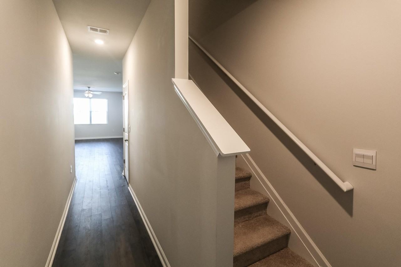 4347 Newland St - Photo 5 of 47