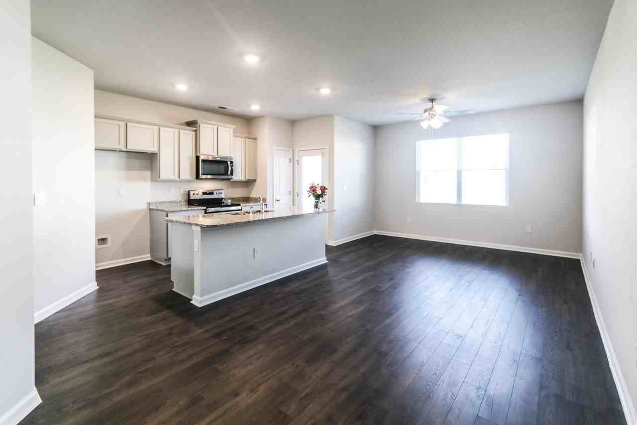 4347 Newland St - Photo 7 of 47
