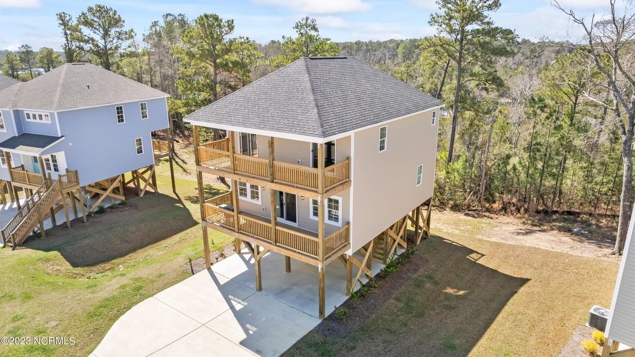 208 Broadleaf Dr - Photo 3 of 50
