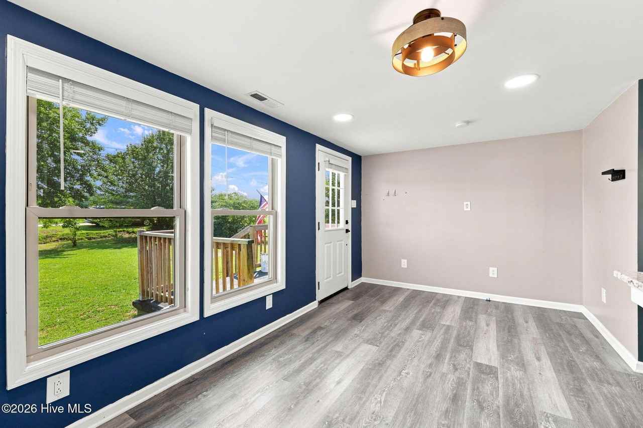 3065 Nc Highway 55 W - Photo 5 of 34