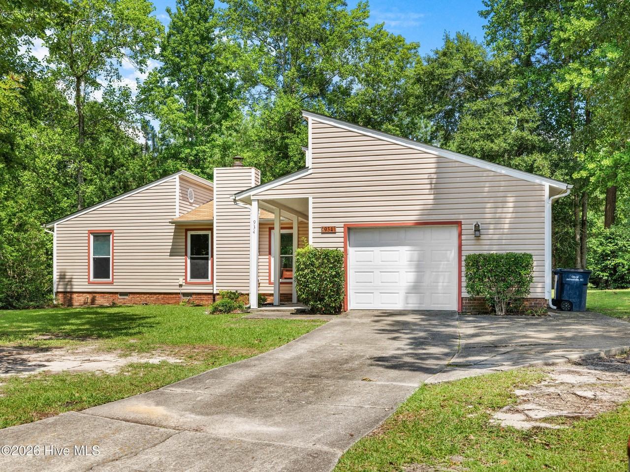 934 Welsh Ln - Photo 2 of 32