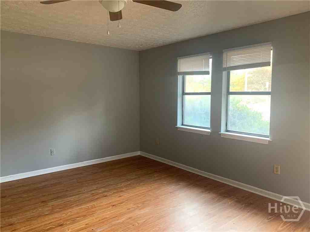 397 Fowler Dr - Photo 4 of 19