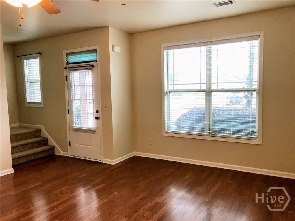 127 Red Maple Dr - Photo 3 of 17