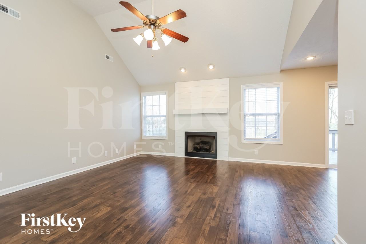 2792 Ridgepole Dr - Photo 2 of 15