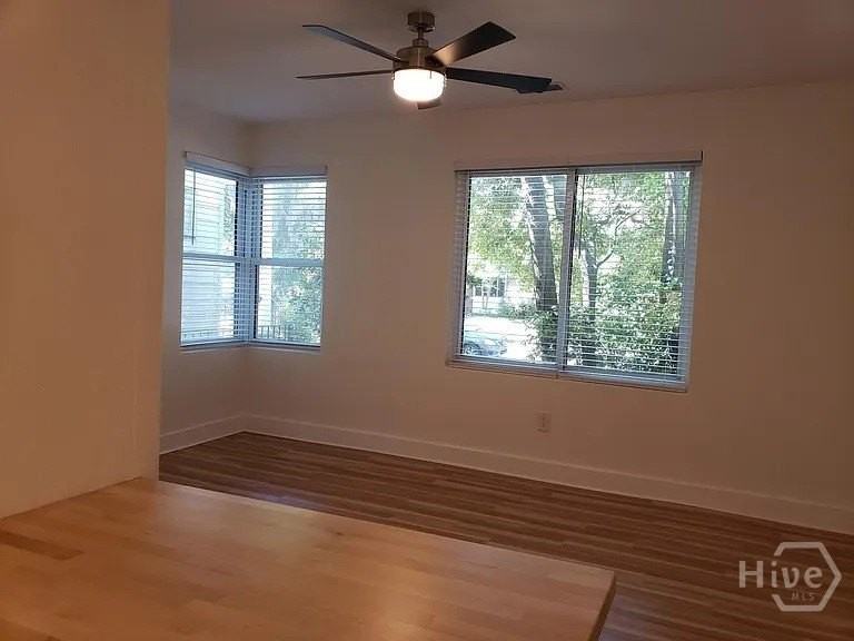 730 E Henry St - Photo 3 of 12