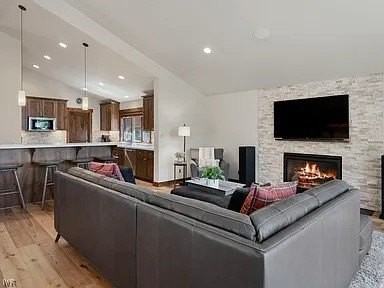 766 Rosewood Cir - Photo 3 of 10