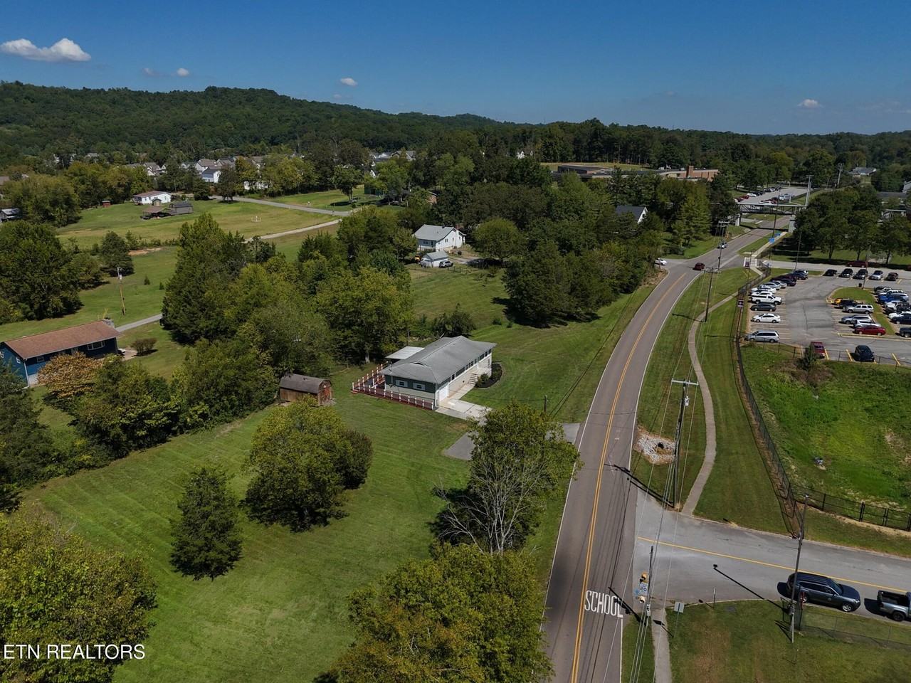 2107 Tipton Station Rd - Photo 3 of 43