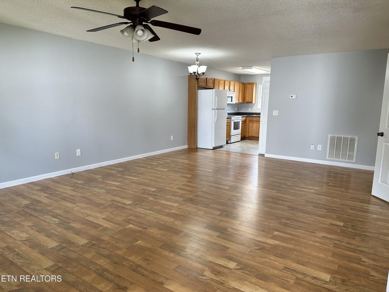 2914 Patrick Ave #B - Photo 4 of 14