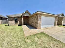 featured image of 11209 Akron Ave