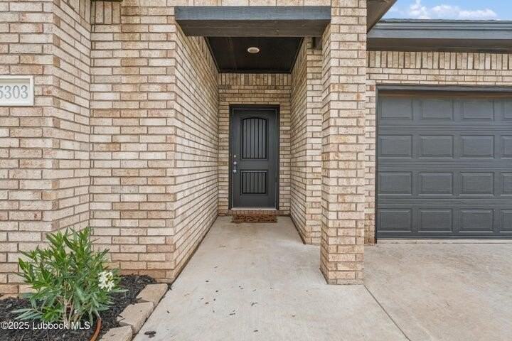 5303 Lehigh St - Photo 3 of 31
