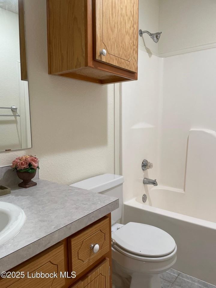 1109 Liberty Ave - Photo 4 of 17