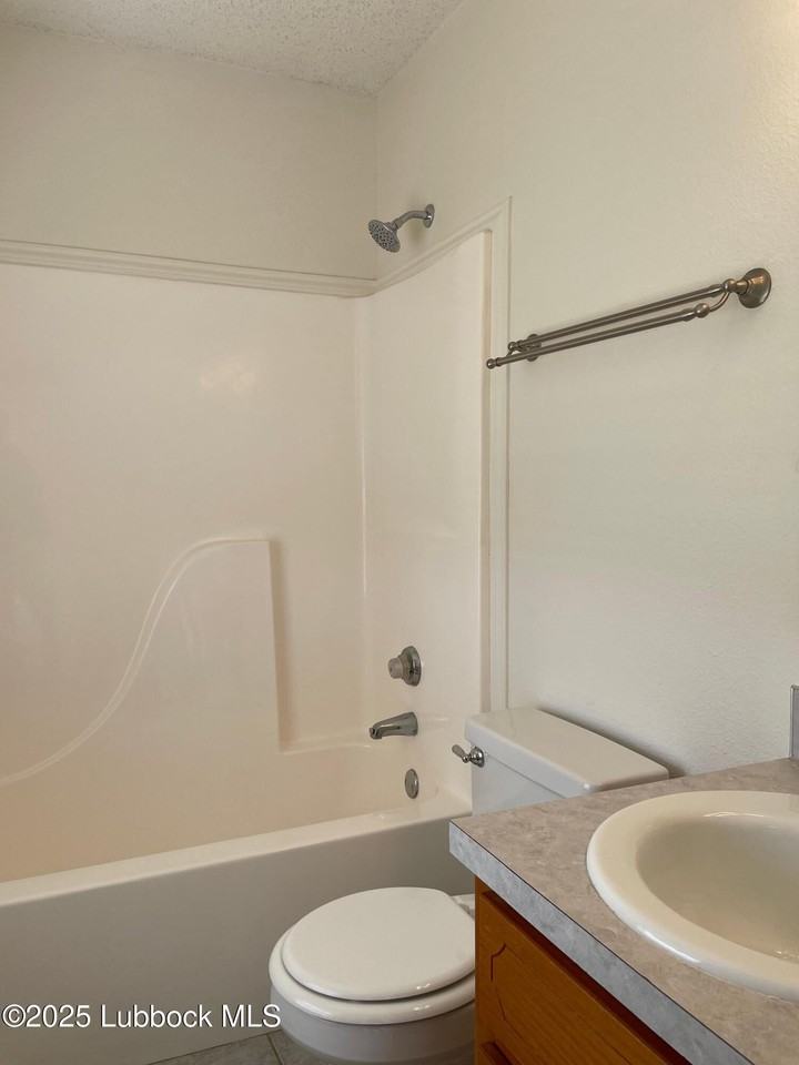 1109 Liberty Ave - Photo 5 of 17