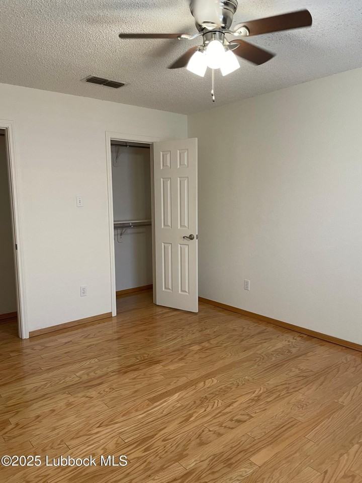 1109 Liberty Ave - Photo 6 of 17