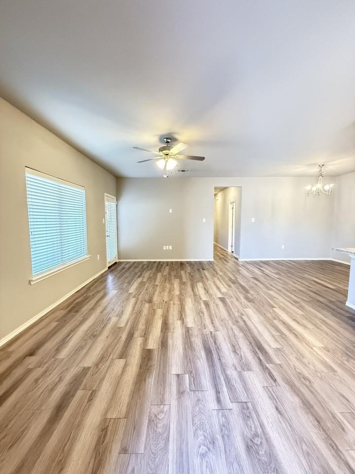 1217 Preston Trl #A - Photo 5 of 32