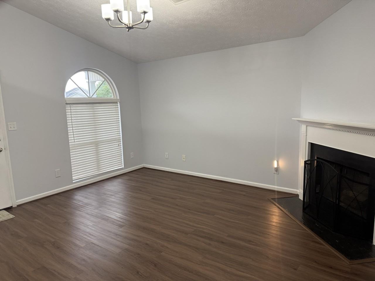 2137 Call Dr - Photo 4 of 13