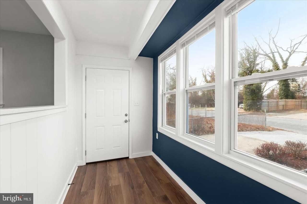 517 Winters Ln - Photo 6 of 44